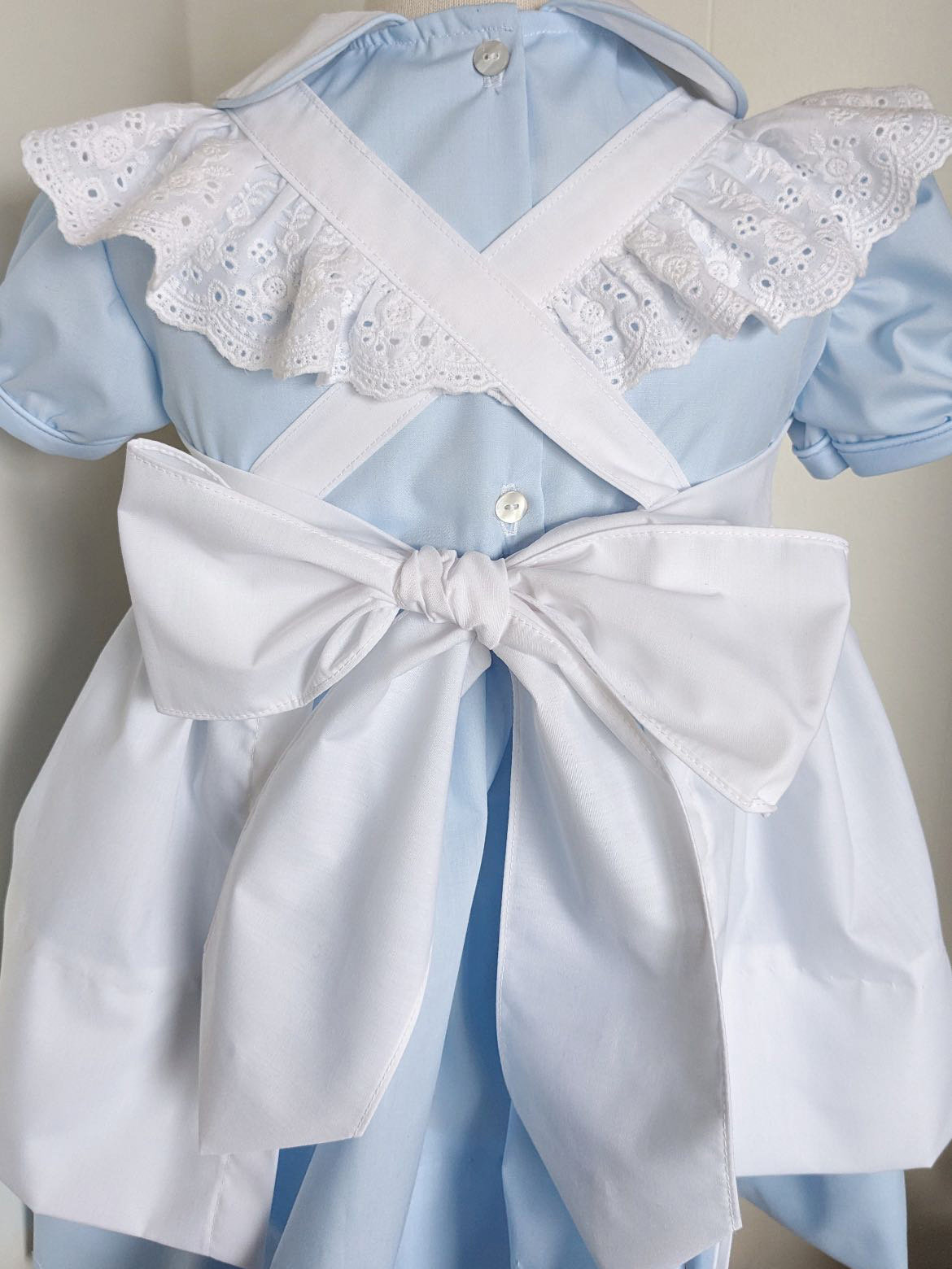 0-12Y Baby Girl White Smocked  - огляд і ціна Baby Clothing Dresser
